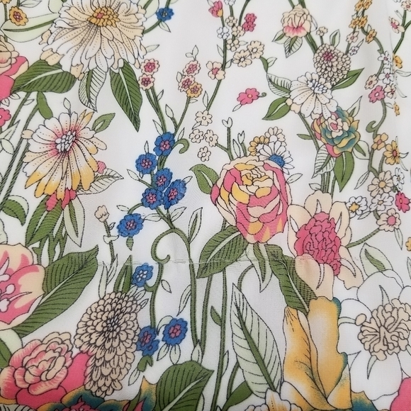 Gorgeous Mon Ami USA Long Floral Dress Medium halter like neck deep v neck maxi - Picture 16 of 16